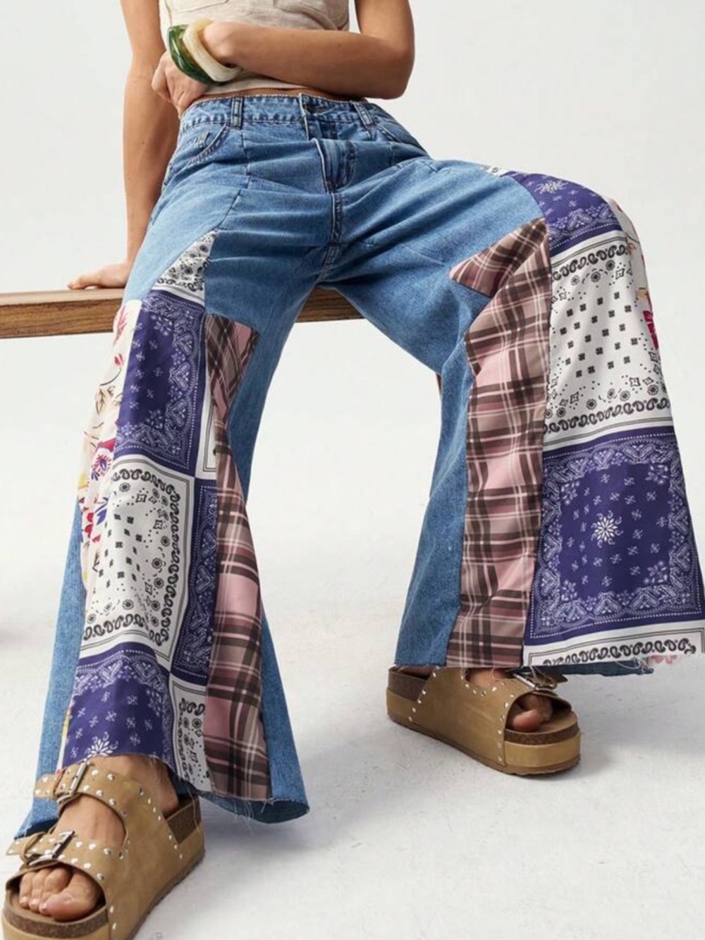 DELILAH Wide leg patchwork denim
Jeans - Picture 2 of 3